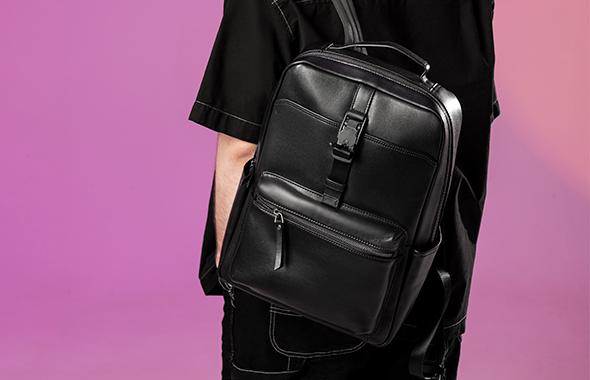 Рюкзак MIRATON кожаный черный с внешним карманом фото 