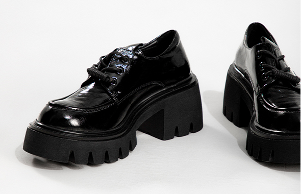 Женские туфли оксфорды черные наплаковые фото 