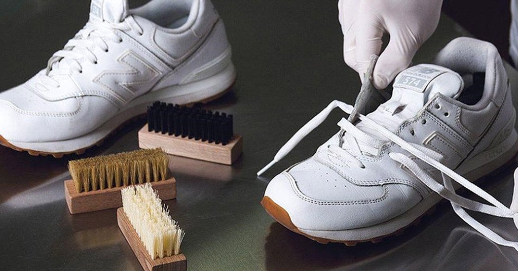 25 советов, как почистить белые кроссовки. Как отстирать белые ...