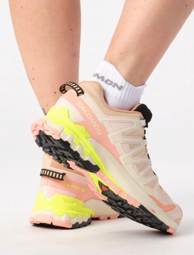 Жіночі кросівки Salomon XA PRO 3D V9 GORE-TEX бежеві фото 1