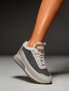 Жіночі кросівки молочні шкіряні з підкладкою iз натурального хутра - фото  - Miraton