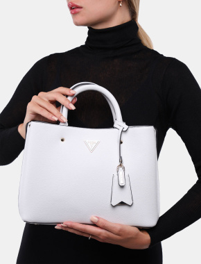 Жіноча сумка тоут Guess з екошкіри рисового кольору з брелоком - фото 2 - Miraton