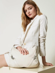 Женская сумка хобо TwinSet из экокожи молочного цвета с логотипом - фото  - Miraton