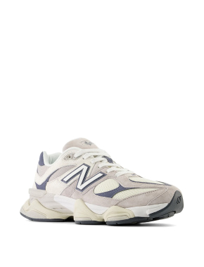 Жіночі кросівки New Balance 9060 замшеві бежеві - фото 3 - Miraton