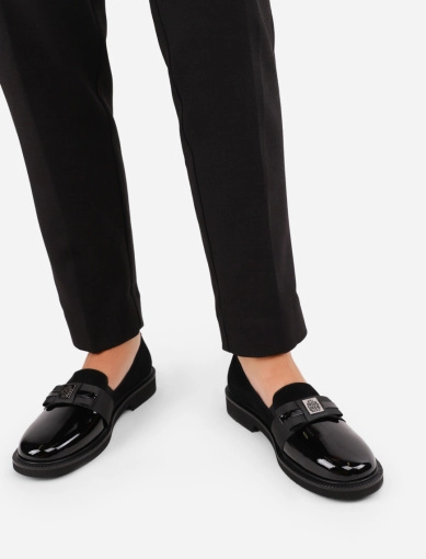 Женские туфли лоферы черные лаковые фото 1