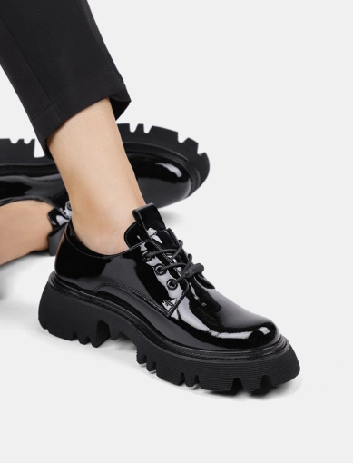 Женские туфли оксфорды черные лаковые фото 1