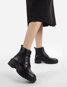 Жіночі черевики шкіряні чорні - фото  - Miraton