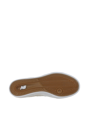 Жіночі кеди New Balance нубукові бежеві - фото 5 - Miraton