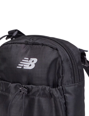 Чоловіча сумка New Balance чорна з логотипом. - фото 4 - Miraton