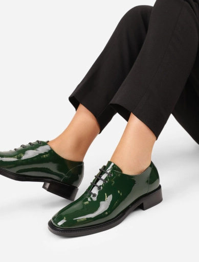Жіночі туфлі оксфорди зелені лакові фото 1