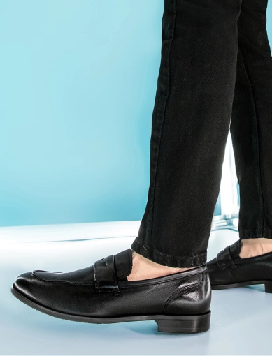 Мужские туфли лоферы кожаные черные фото 1