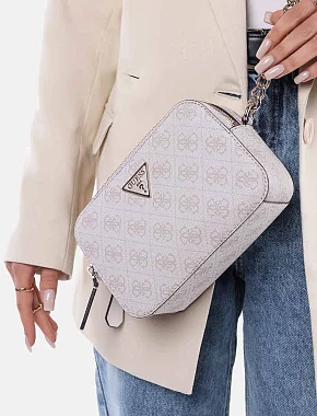 Женская сумка camera bag Guess из экокожи молочного цвета - фото 2 - Miraton