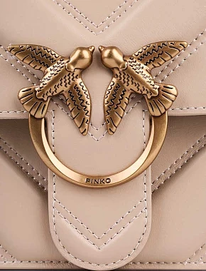 Жіноча сумка крос-боді Pinko бежева шкіряна з декоративною застібкою - фото 4 - Miraton