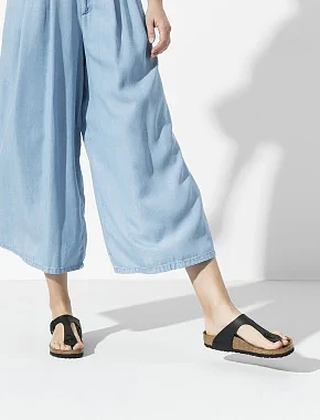 Жіночі шльопанці BIRKENSTOCK Gizeh Bf з екошкіри чорні - фото 7 - Miraton