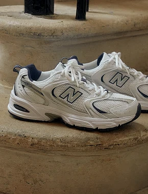 Жіночі кросівки New Balance 530 тканинні білі - фото 1 - Miraton