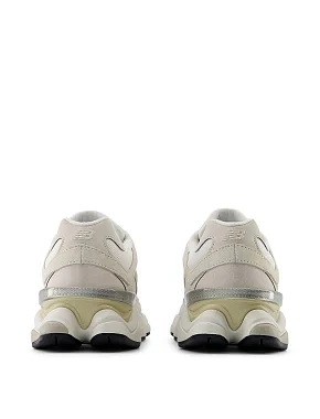 Жіночі кросівки New Balance 9060 замшеві бежеві - фото 5 - Miraton
