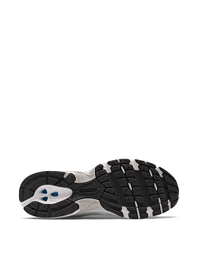 Жіночі кросівки New Balance 530 тканинні срібного кольору - фото 4 - Miraton