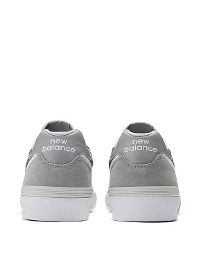 Чоловічі кеди New Balance нубукові сірі - фото 4 - Miraton