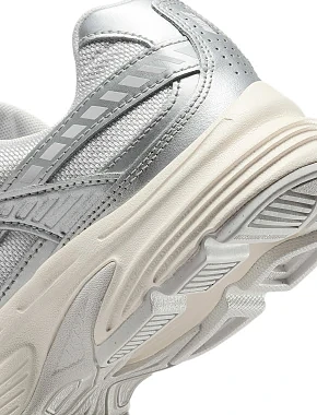 Жіночі кросівки Nike Initiator тканинні сірі - фото 8 - Miraton