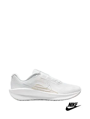 Жіночі кросівки раннери Nike DOWNSHIFTER 13 тканинні білі - фото 1 - Miraton