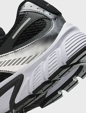 Чоловічі кросівки Nike V5 Rnr текстильні білі - фото 8 - Miraton