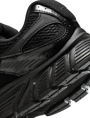 Жіночі кросівки Nike V5 Rnr текстильні чорні - фото 8 - Miraton