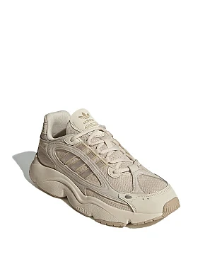 Жіночі кросівки Adidas OZMILLEN шкіряні молочного кольору - фото 3 - Miraton
