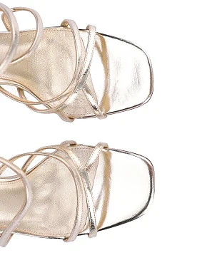 Женские босоножки кожаные золотого цвета - фото 4 - Miraton