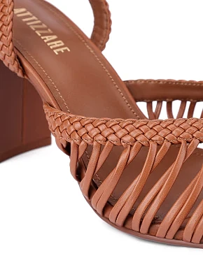 Женские босоножки кожаные коричневые - фото 4 - Miraton