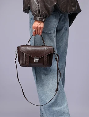 Жіноча сумка крос-боді шкіряна коричнева - фото 1 - Miraton