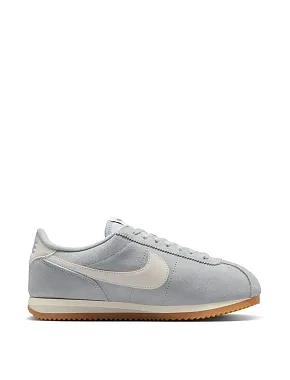 Женские кроссовки Nike W NIKE CORTEZ SUEDE кожаные серые - фото  - Miraton