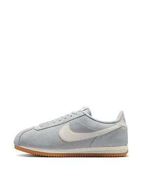 Женские кроссовки Nike W NIKE CORTEZ SUEDE кожаные серые - фото 1 - Miraton