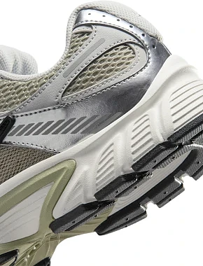 Женские кроссовки Nike V5 RNR текстильные белые - фото 6 - Miraton
