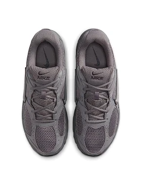 Чоловічі кросівки Nike V5 RNR текстильні сірі - фото 3 - Miraton