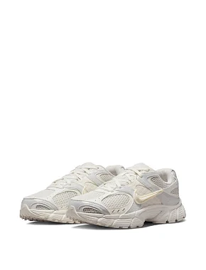 Жіночі кросівки Nike V5 RNR SIB з екошкіри бежеві - фото 1 - Miraton