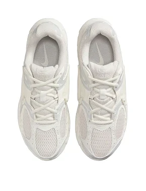 Жіночі кросівки Nike V5 RNR SIB з екошкіри бежеві - фото 5 - Miraton