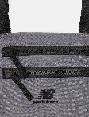 Сумка через плече New Balance Urban Sling Bag текстильна сіра - фото 1 - Miraton