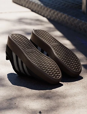 Жіночі кеди Adidas BARREDA чорні шкіряні - фото 2 - Miraton