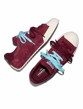 Женские кеды Converse Chuck Taylor Lo бордовые замшевые - фото 1 - Miraton