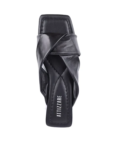 Женские шлепанцы Attizzare кожаные черные - фото 4 - Miraton