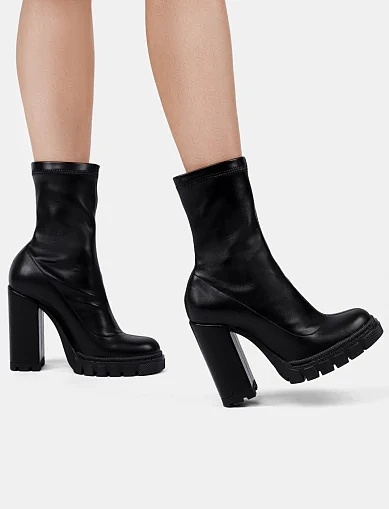 Жіночі черевики Attizzare зі штучної шкіри чорні (813 A 02) - фото 1 - Miraton