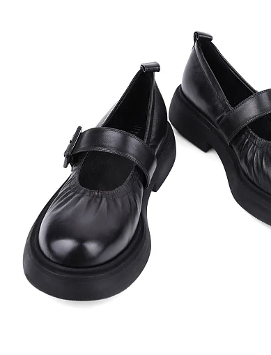 Жіночі туфлі Attizzare шкіряні чорні (2380-92) - фото 2 - Miraton