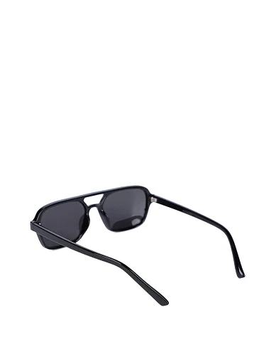 Солнцезащитные очки в черной оправе - фото 3 - Miraton