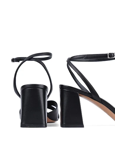 Женские босоножки Attizzare кожаные черные - фото 2 - Miraton