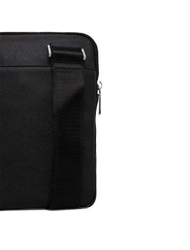 Мужская сумка мессенджер Guess из экокожи черная с логотипом - фото 3 - Miraton