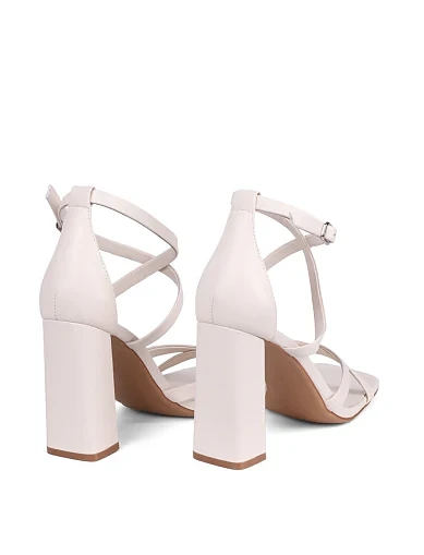 Жіночі босоніжки Attizzare шкіряні рисового кольору (LQX888-3) - фото 5 - Miraton