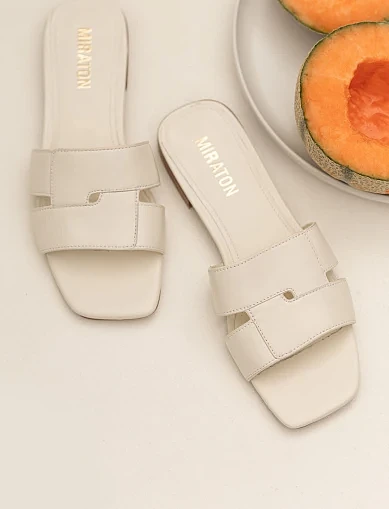 Женские шлепанцы MIRATON кожаные рисового цвета - фото 7 - Miraton