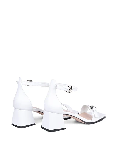 Женские босоножки Attizzare кожаные белые - фото 4 - Miraton