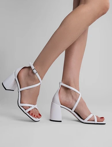 Жіночі босоніжки Attizzare шкіряні білі білі (2538-16-1) - фото 1 - Miraton