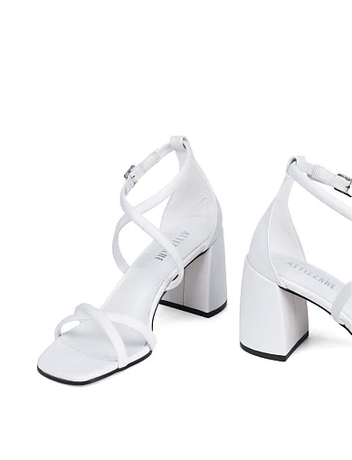 Жіночі босоніжки Attizzare шкіряні білі білі (2538-16-1) - фото 3 - Miraton